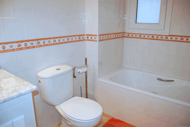 Akilar 1522066034GTBJWM ref 1706 mobile 10 Full family bathroom Villamartin