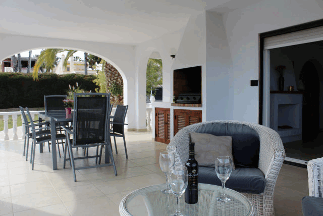 Akilar 1553262456RFOTWN ref 1098 mobile 3 The perfect terrace for relaxing and dining! Villamartin