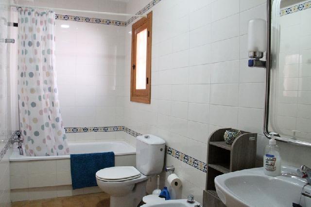 Akilar 1716036872ZUPLMK ref 1820 mobile 9 Family bathroom Villamartin Plaza