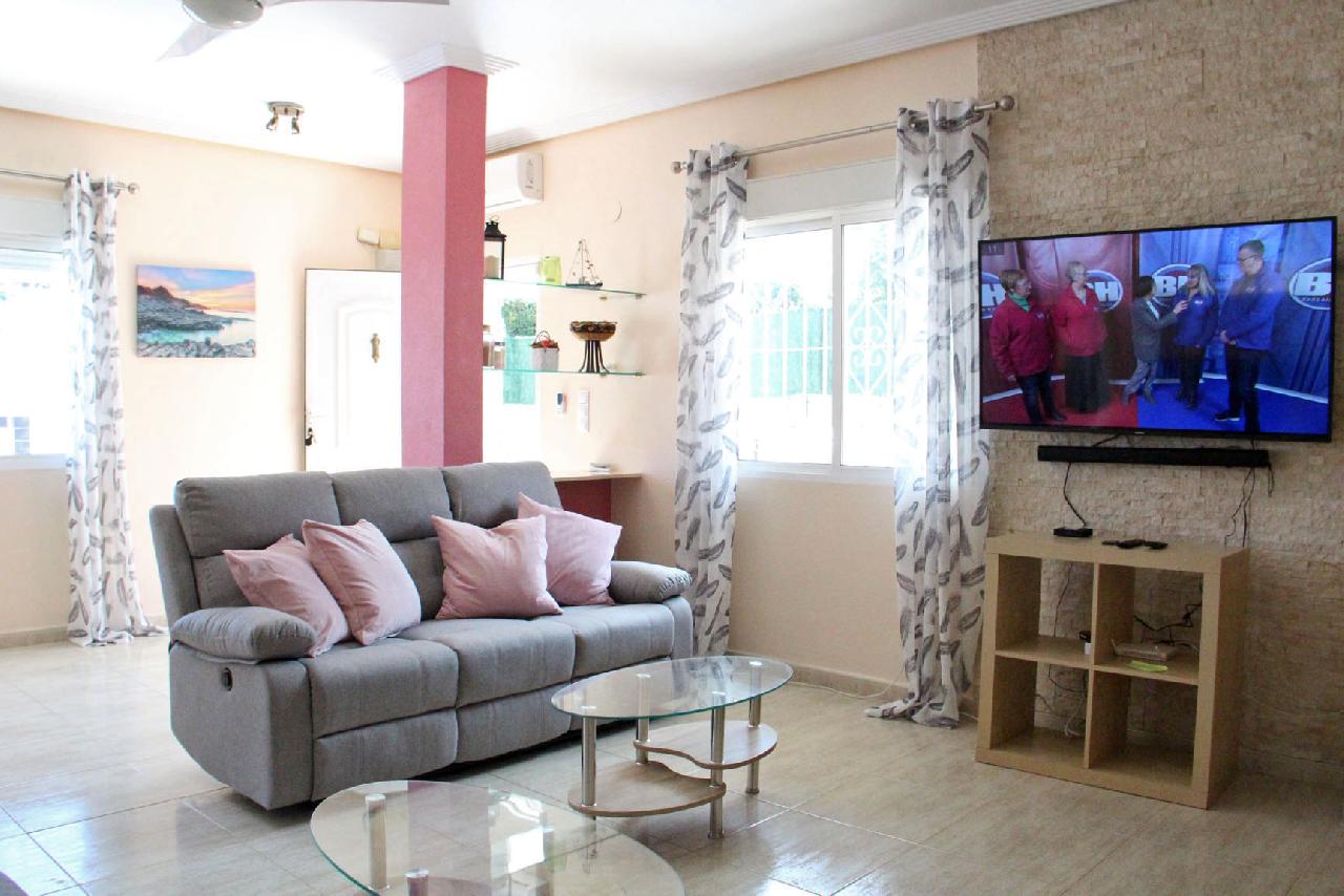 Akilar 1521813186EXOVFK ref 92 mobile 5 Living room with full nationality TV and FREE wifi Los Balcones