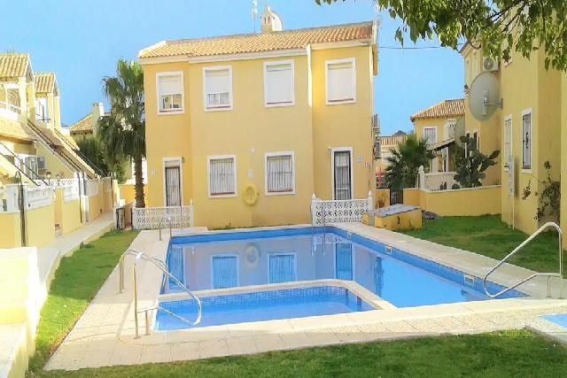 Akilar 1643144287ZNKHCL ref 1775 mobile 13 Large communal pool Villamartin