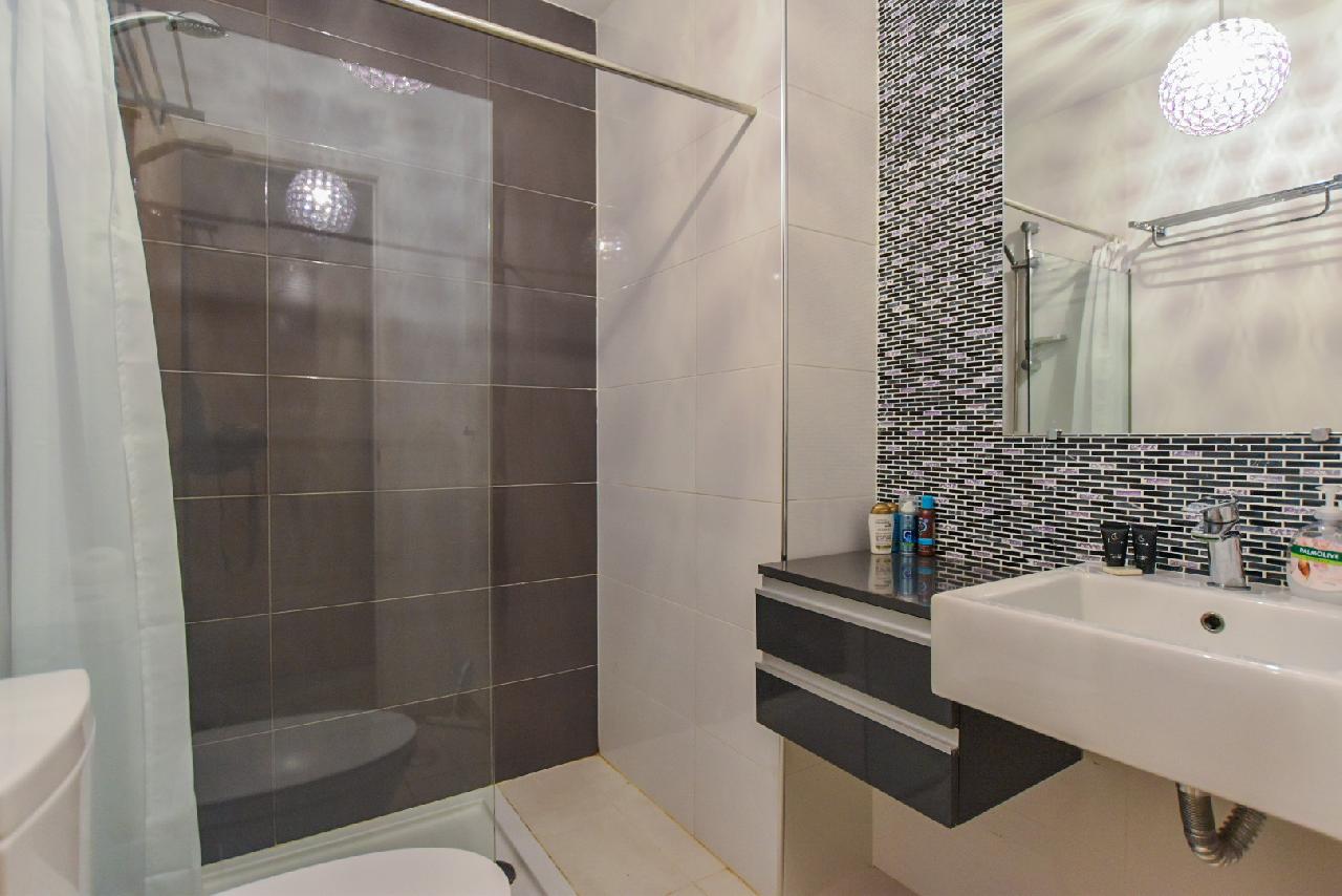 Akilar 1632172264OFCWJT ref 1771 mobile 10 Ensuite shower to master bedroom La Zenia