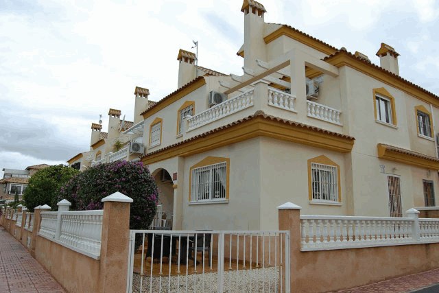 Akilar 1521881460TQWANP ref 1712 mobile 3 Outside of this Playa Flamenca Townhouse Playa Flamenca