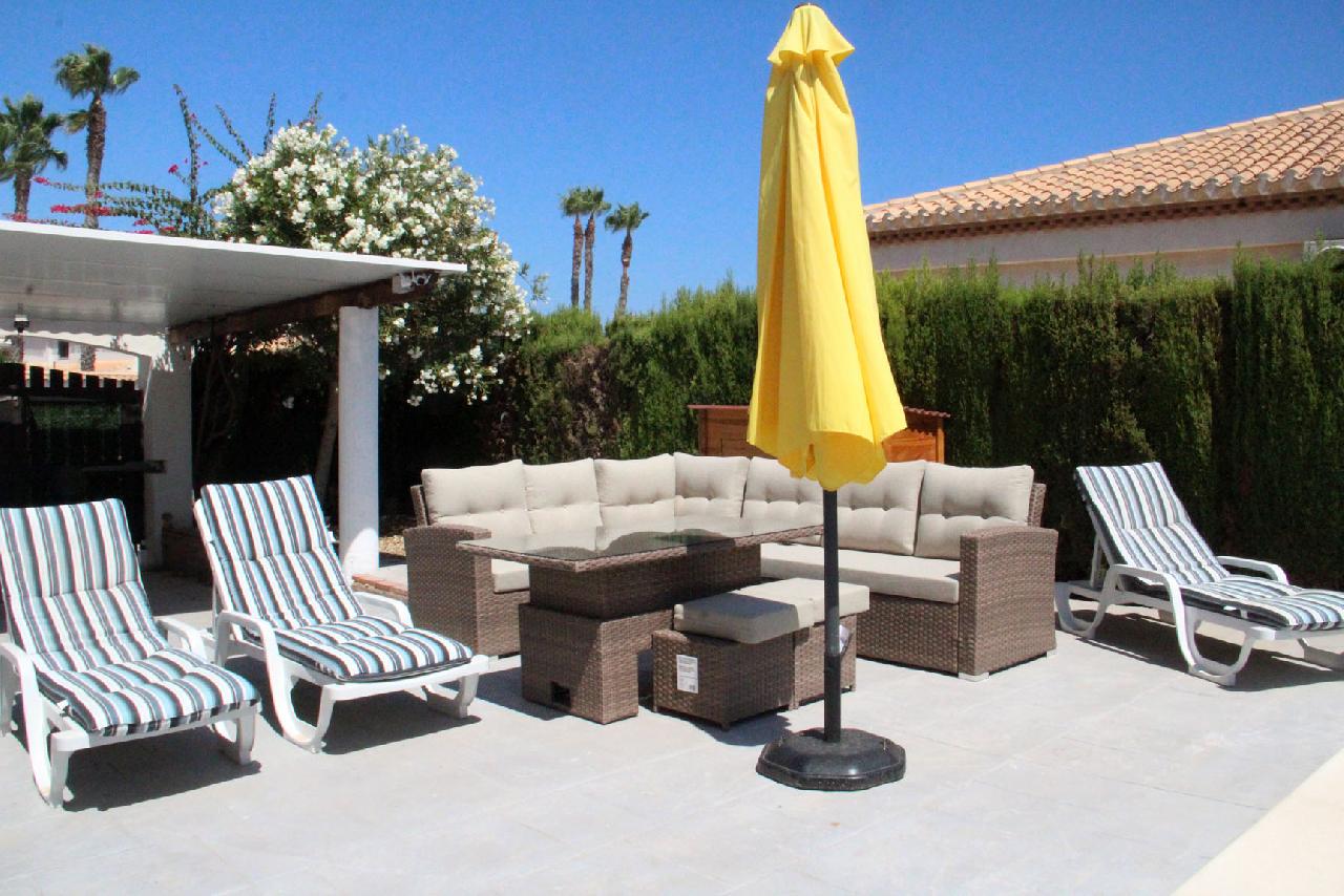 Akilar 1699273013NSVEWA ref 1812 mobile 3 sunbathe and relax at the villa Playa Flamenca