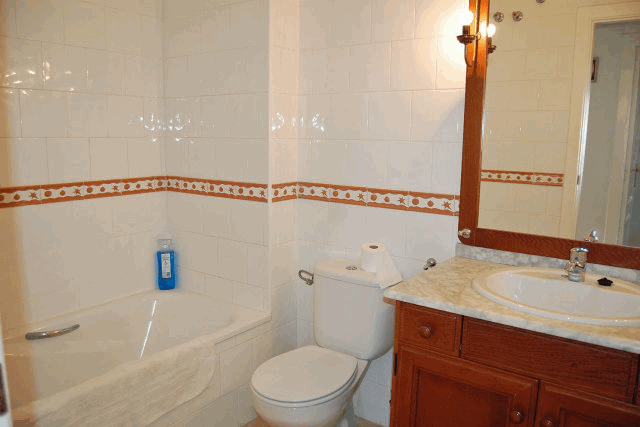 Akilar 1522050330RWGOXP ref 1679 mobile 10 Full family bathroom Las Violetas