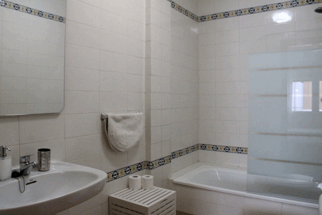 Akilar 1553685559BGWROI ref 1583 mobile 9 Ensuite bathroom Villamartin Plaza