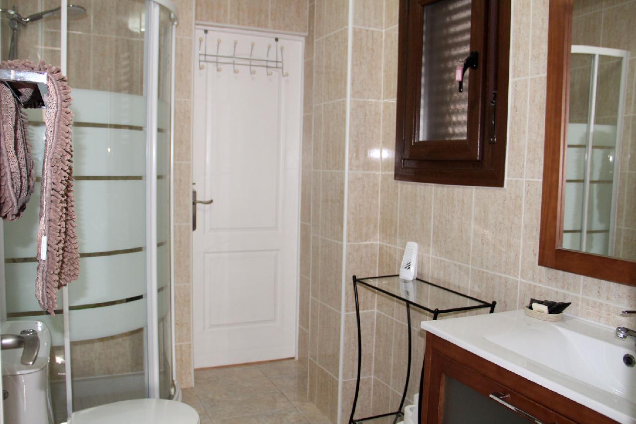 Akilar 1648509321HVPJNK ref 1779 mobile 9 Shower room with entrance from living room Villamartin Plaza