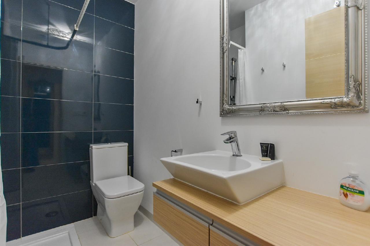 Akilar 1632172264OFCWJT ref 1771 mobile 11 Full family shower room La Zenia