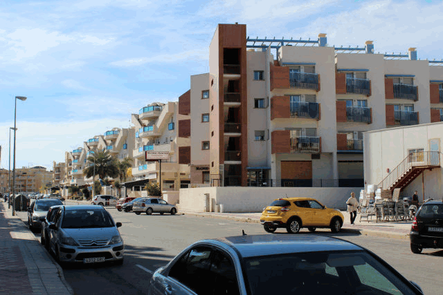 Akilar 1521810460ZALDBJ ref 6 mobile 14 Local area outside of the apartment Cabo Roig