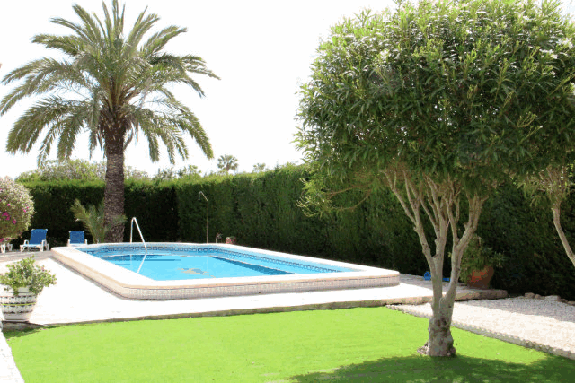 Akilar 1553262456RFOTWN ref 1098 mobile 14 Stunning 4 bed Villa in Villamartin Villamartin